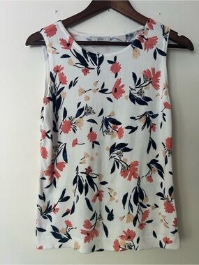 Croft & Barrow sleeveless White Floral lightweight sweater ,women’s small
